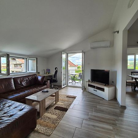 Appartamento Cozy, Fully Equipped, Free Parking&Wifi, Quiet, 2Bd Podgorica Esterno foto