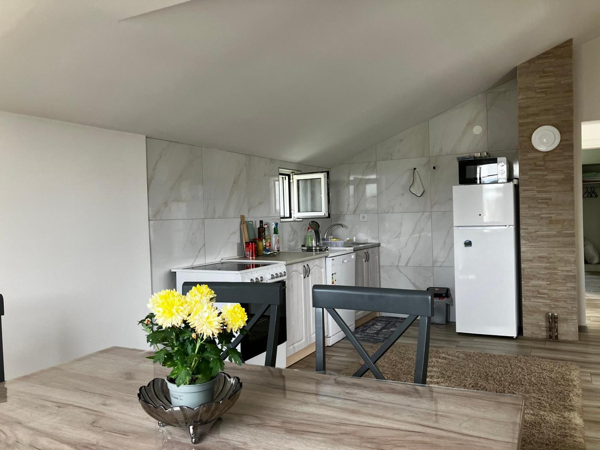 Appartamento Cozy, Fully Equipped, Free Parking&Wifi, Quiet, 2Bd Podgorica Esterno foto