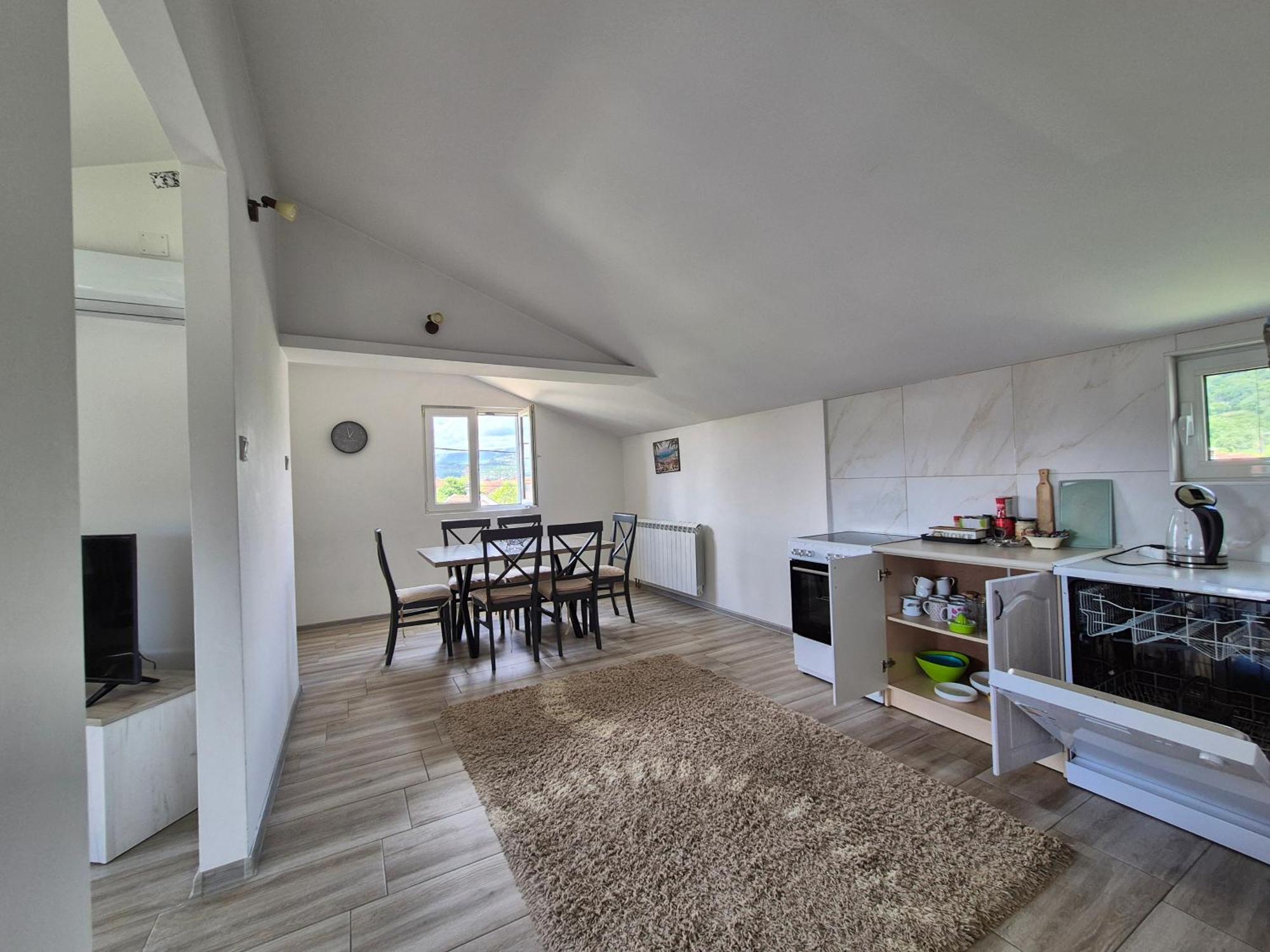Appartamento Cozy, Fully Equipped, Free Parking&Wifi, Quiet, 2Bd Podgorica Esterno foto